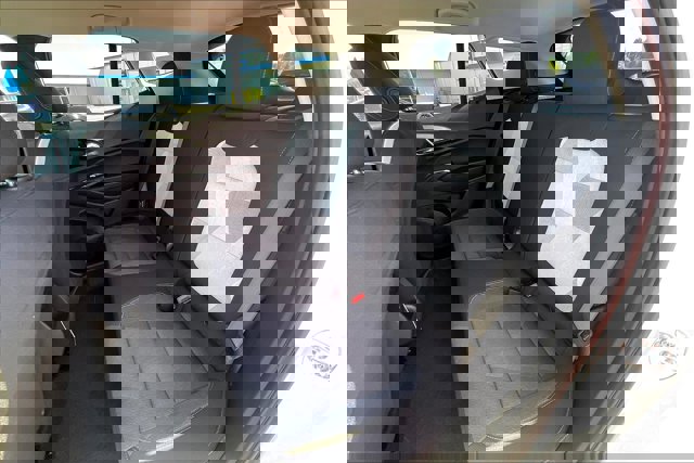Vehicle image 7 of 14