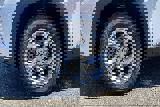 Vehicle image 6 of 14