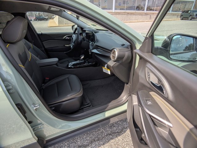 Vehicle image 10 of 30