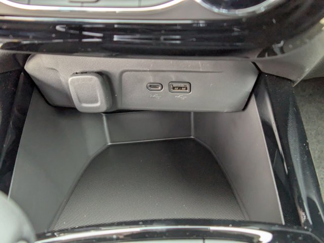 Vehicle image 21 of 30