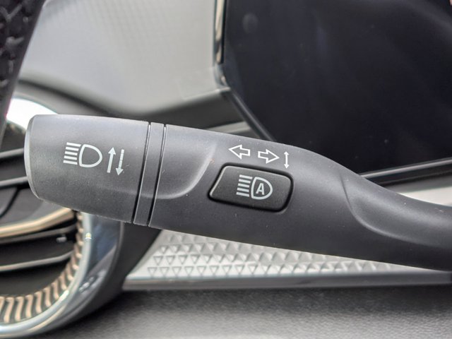 Vehicle image 26 of 30