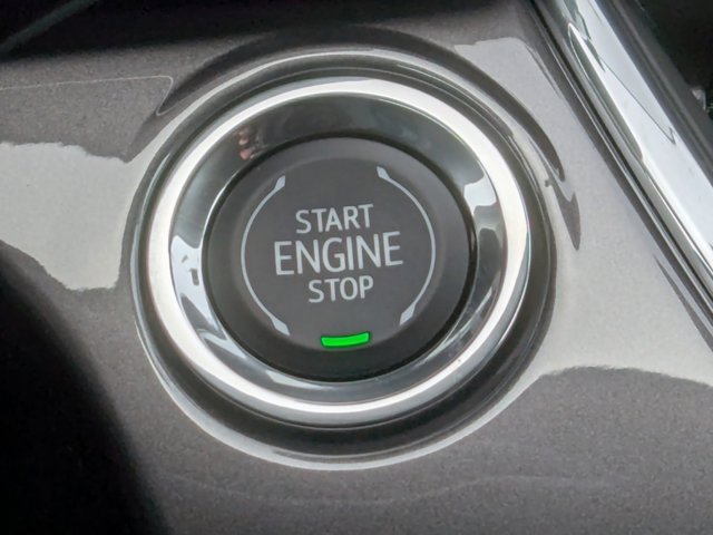 Vehicle image 28 of 30