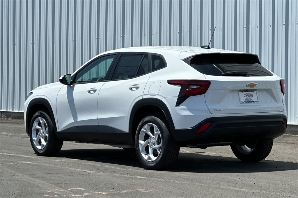 Vehicle image 8 of 27
