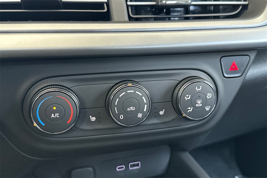 Vehicle image 21 of 27