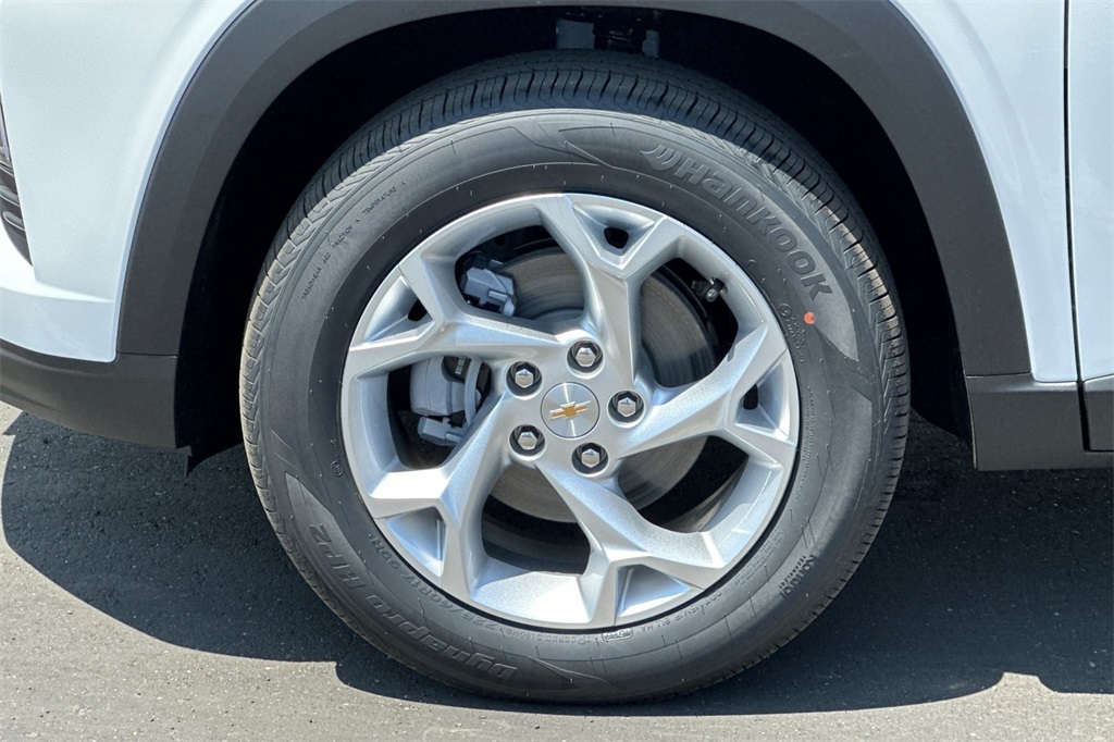 Vehicle image 25 of 27