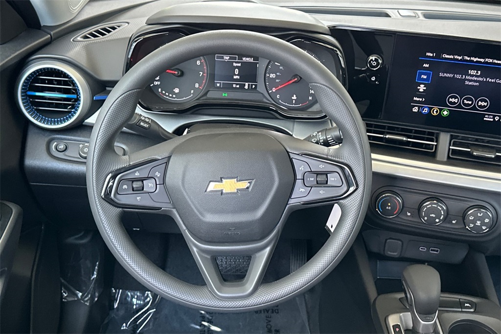 Vehicle image 15 of 27