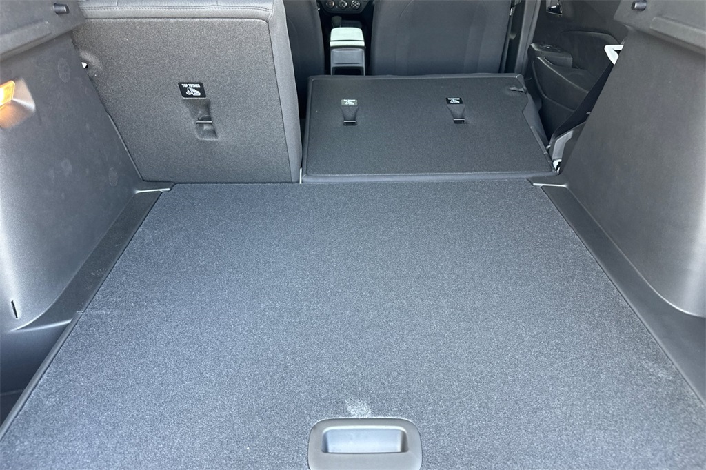 Vehicle image 16 of 27