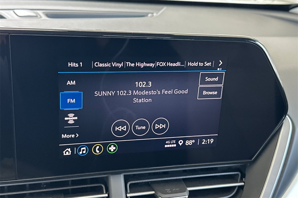 Vehicle image 19 of 27