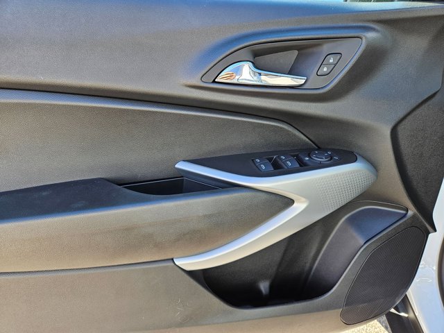 Vehicle image 13 of 25