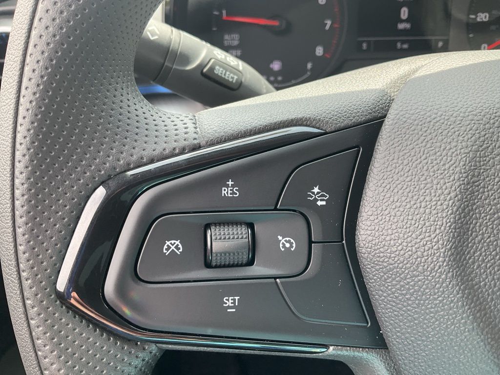 Vehicle image 23 of 28