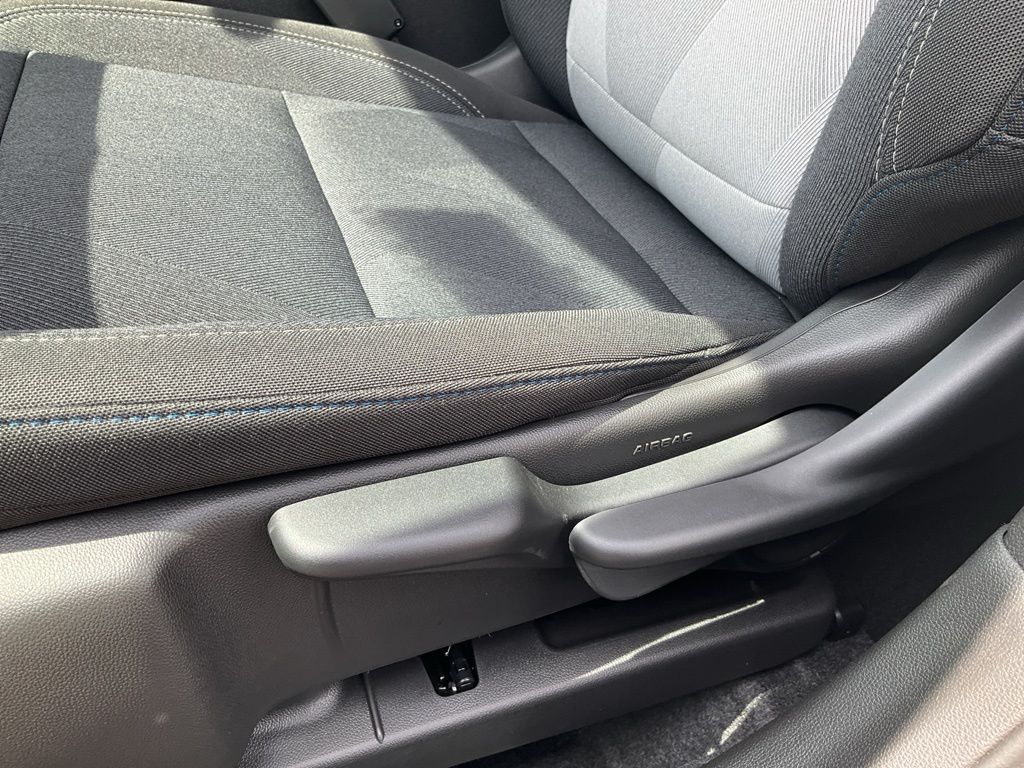 Vehicle image 22 of 28