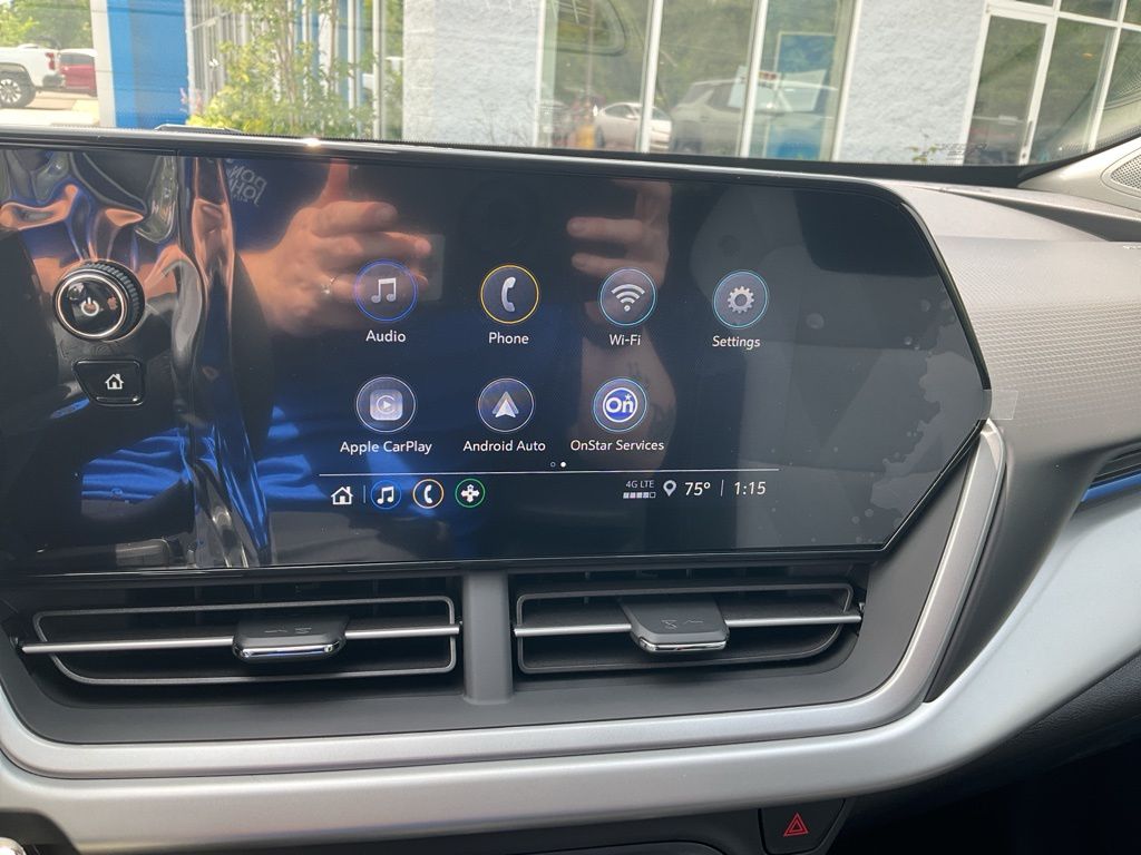 Vehicle image 17 of 28