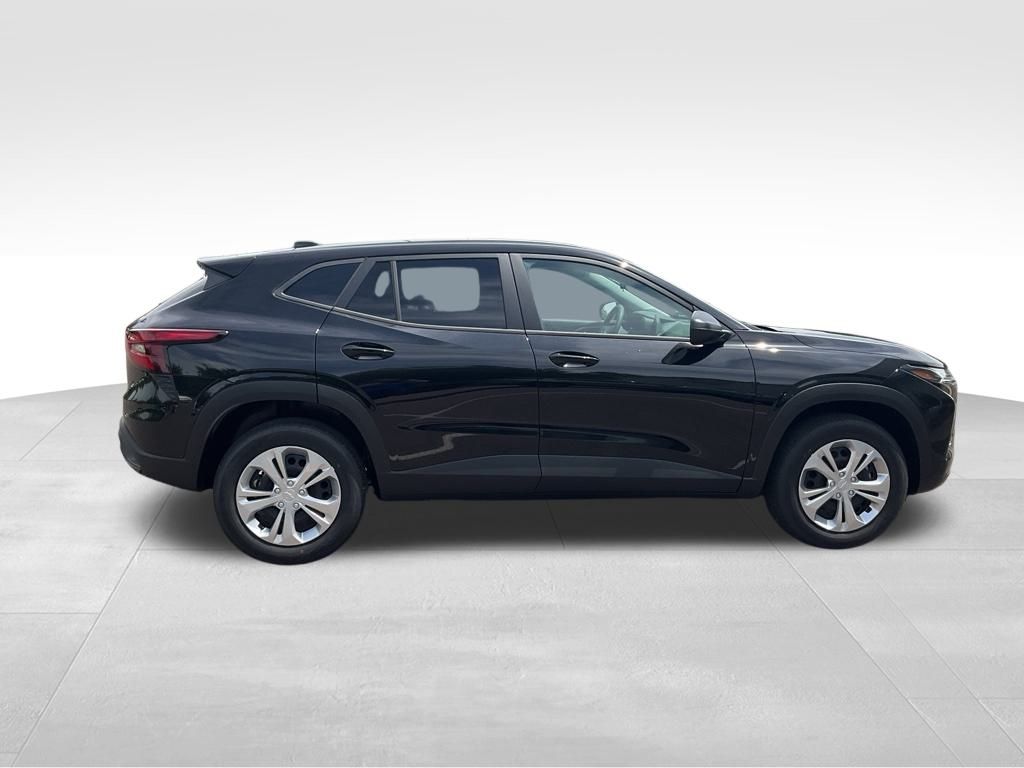 Vehicle image 3 of 28