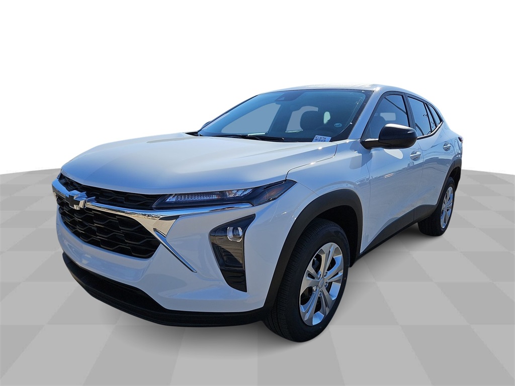 2025 Chevrolet Trax LS Image 3 of 26