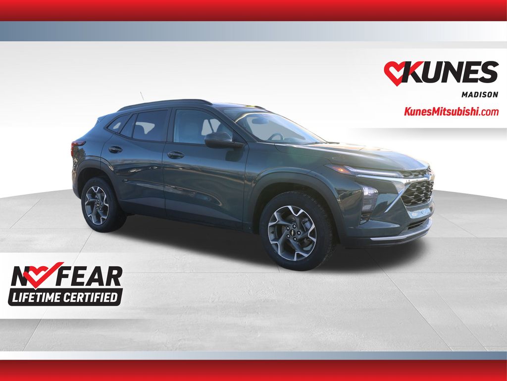 2025 Chevrolet Trax LT Image 1 of 36