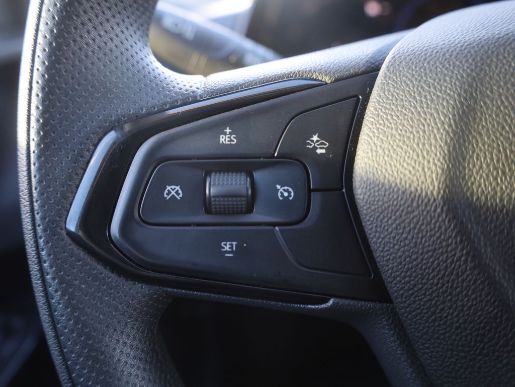 2025 Chevrolet Trax LT Image 27 of 36