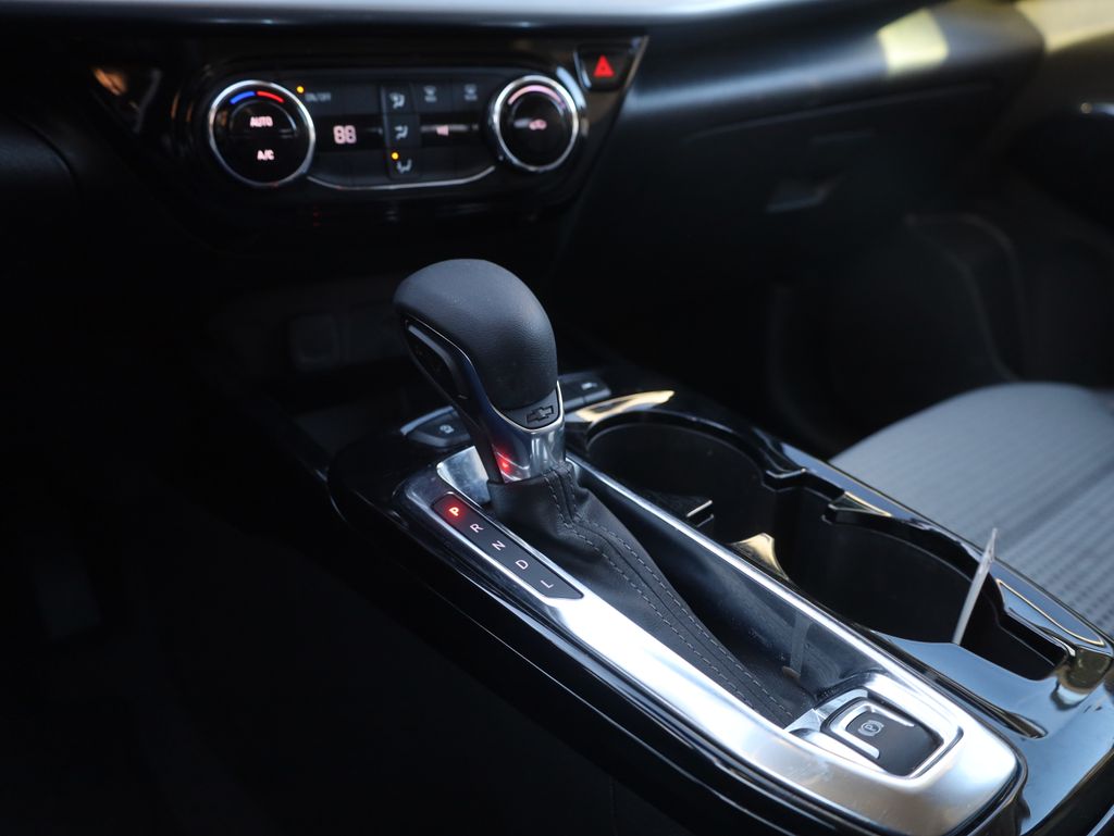 2025 Chevrolet Trax LT Image 23 of 36