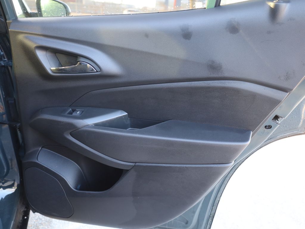 2025 Chevrolet Trax LT Image 25 of 36