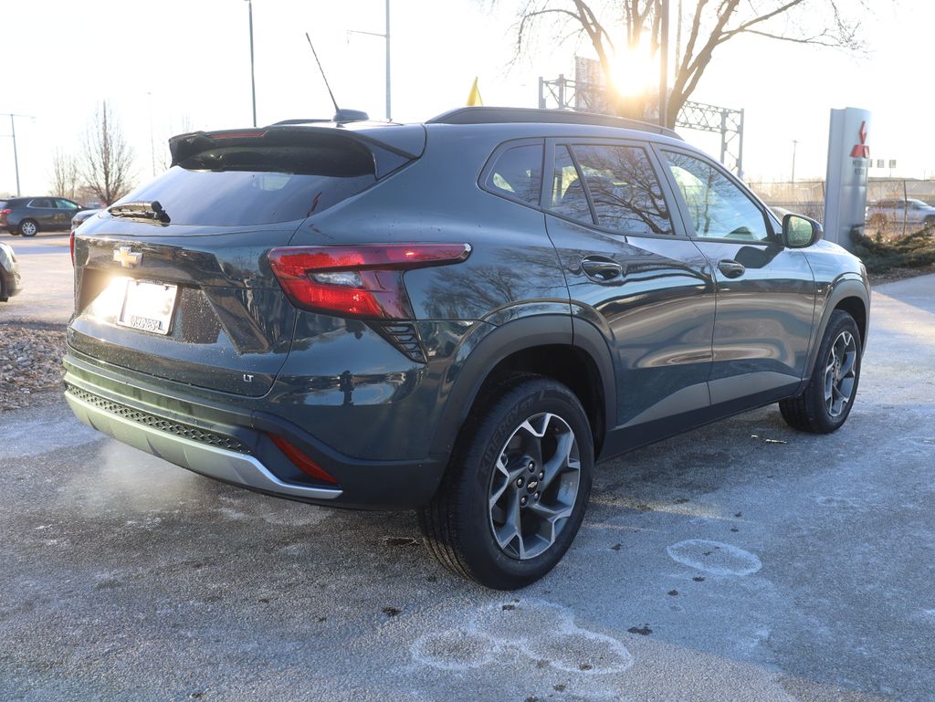2025 Chevrolet Trax LT Image 5 of 36