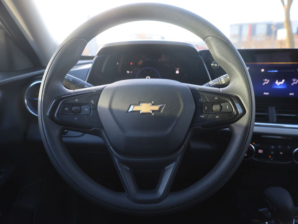 2025 Chevrolet Trax LT Image 36 of 36