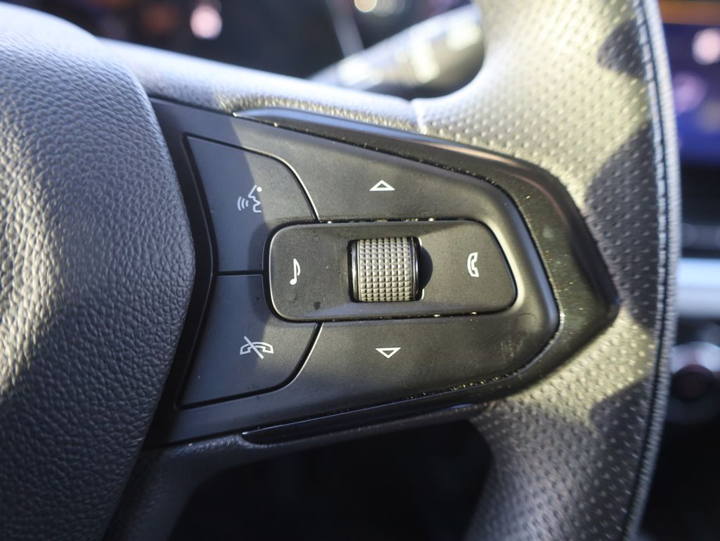 2025 Chevrolet Trax LT Image 28 of 36