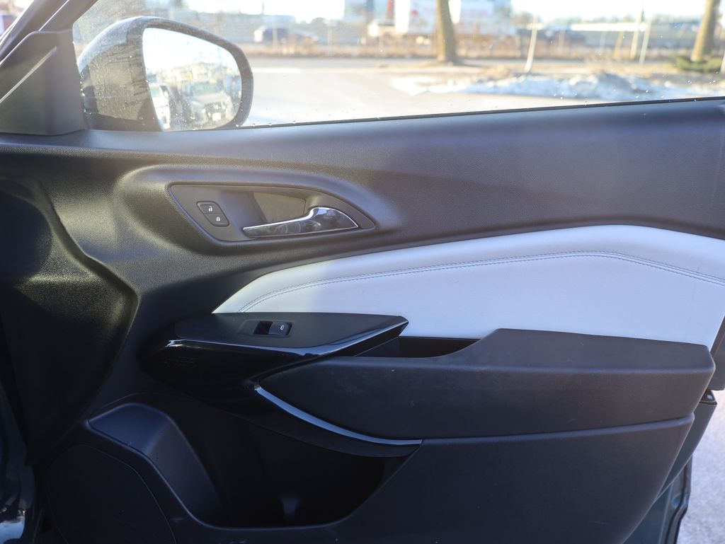 2025 Chevrolet Trax LT Image 34 of 36