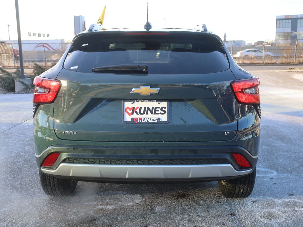 2025 Chevrolet Trax LT Image 6 of 36