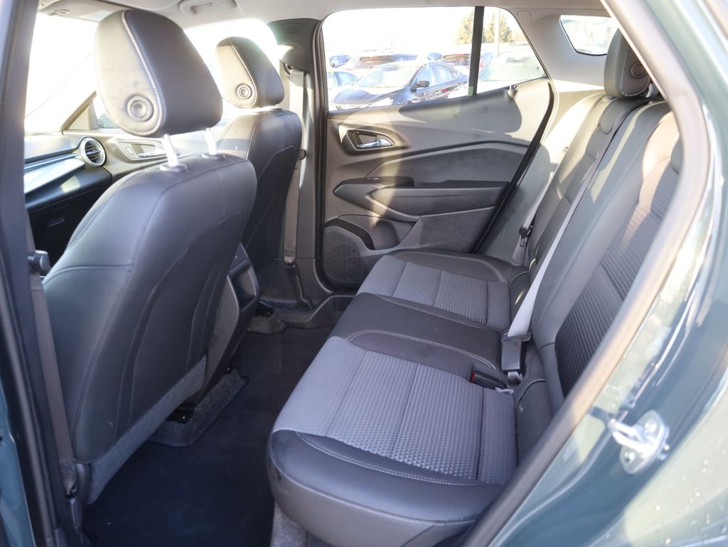 2025 Chevrolet Trax LT Image 13 of 36