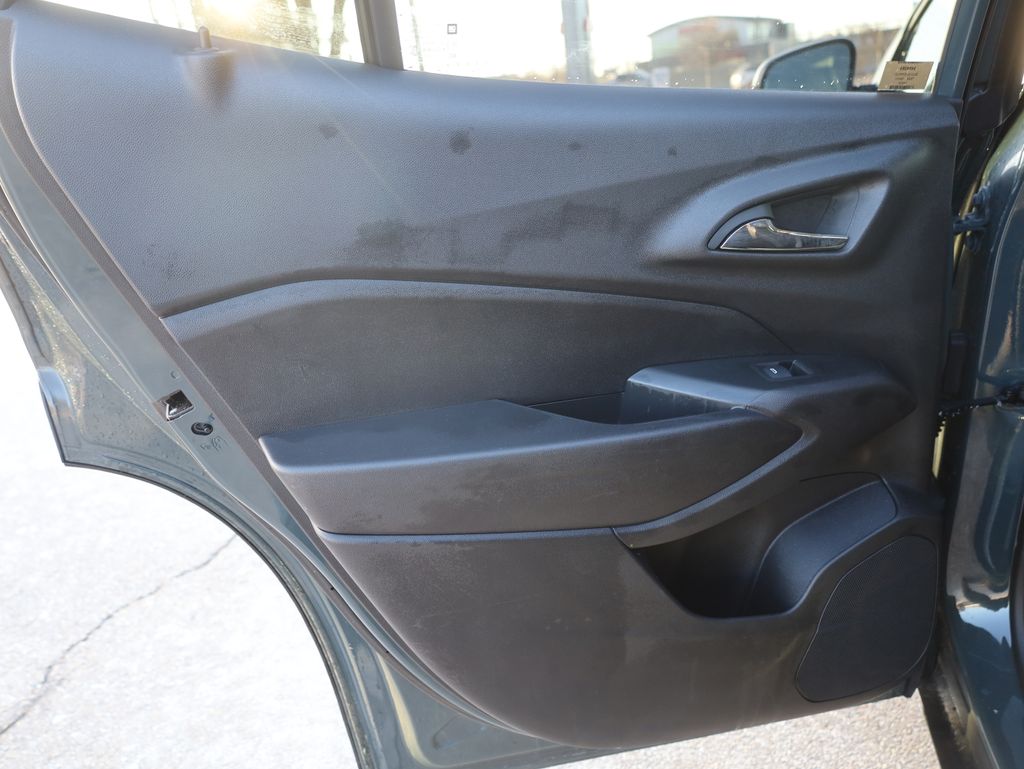 2025 Chevrolet Trax LT Image 24 of 36