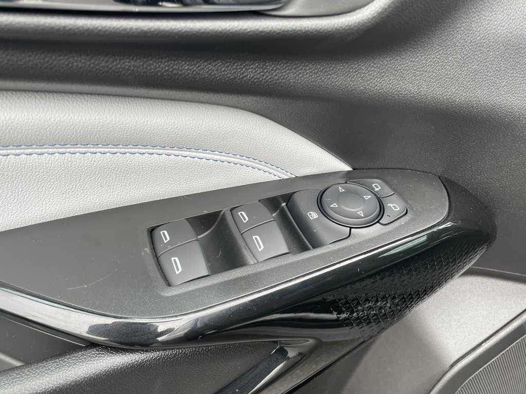 Vehicle image 34 of 64