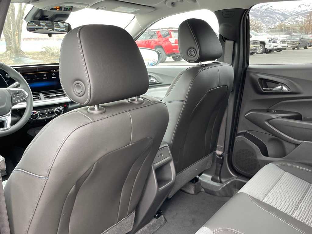 Vehicle image 29 of 64