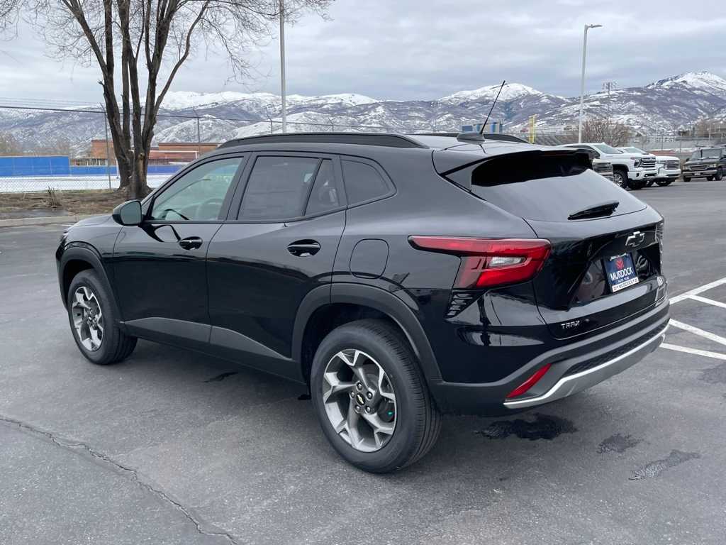 Vehicle image 18 of 64