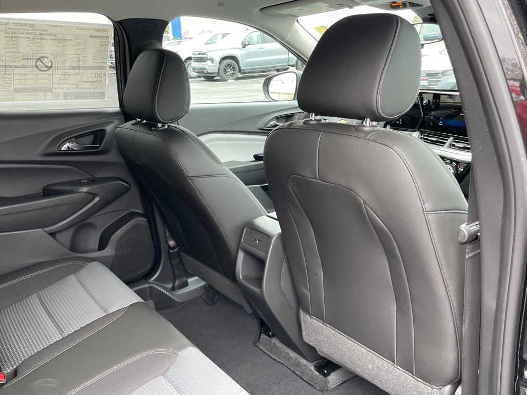 Vehicle image 47 of 64