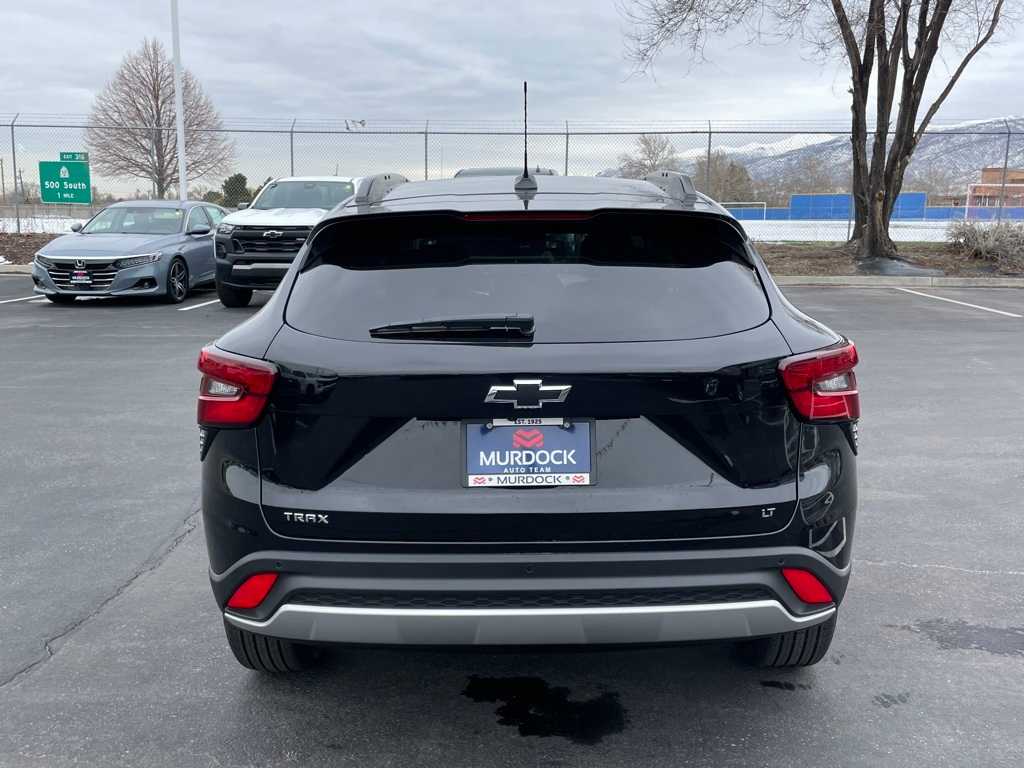 Vehicle image 17 of 64