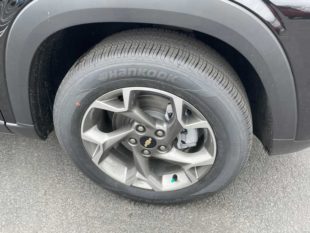 Vehicle image 25 of 64