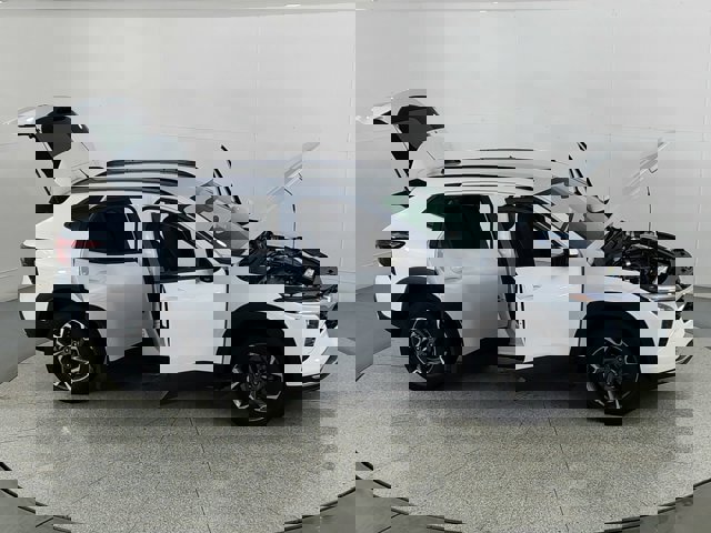 2025 Chevrolet Trax LT Image 9 of 45