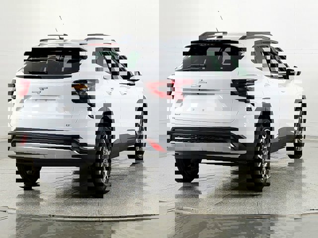 2025 Chevrolet Trax LT Image 11 of 45