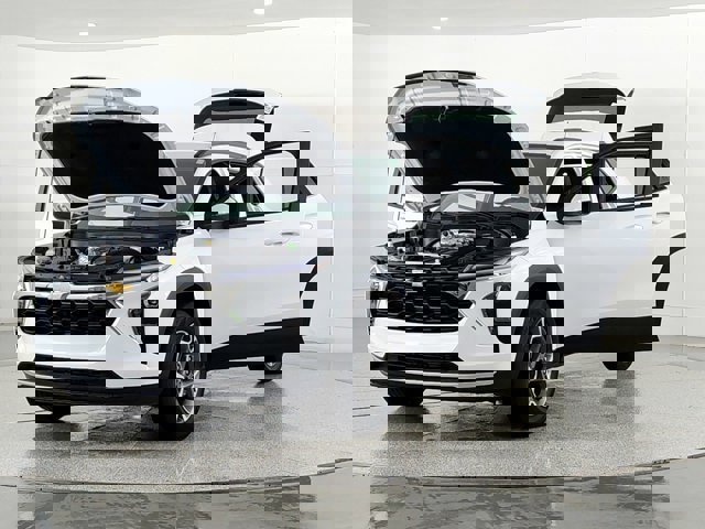 2025 Chevrolet Trax LT Image 5 of 45