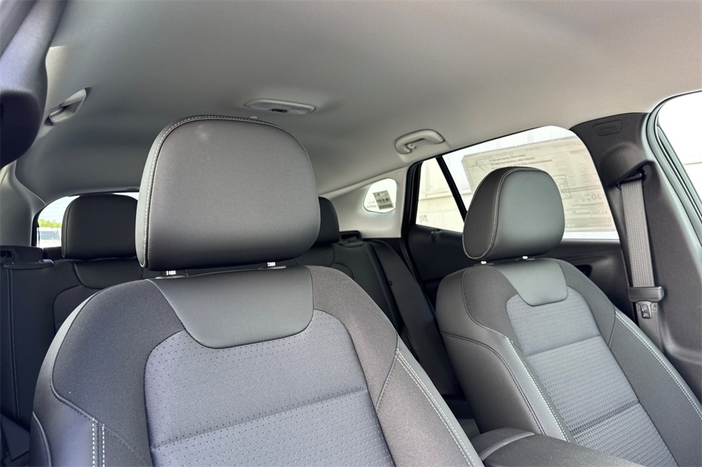 Vehicle image 15 of 24