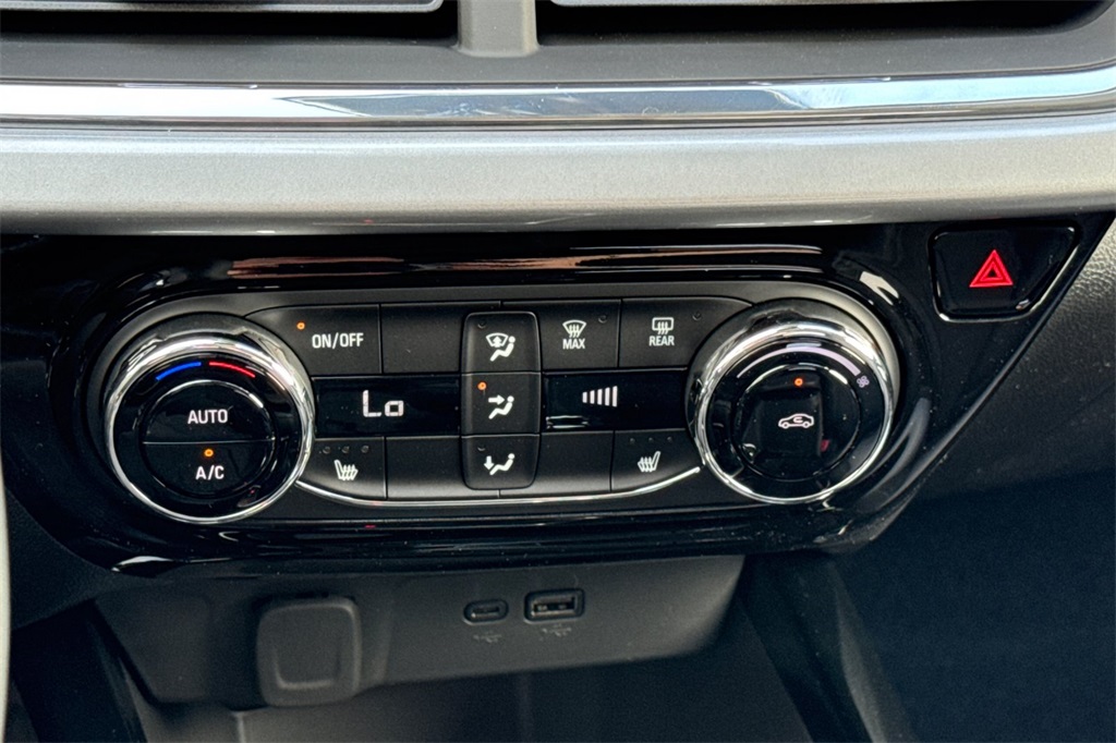 Vehicle image 18 of 24