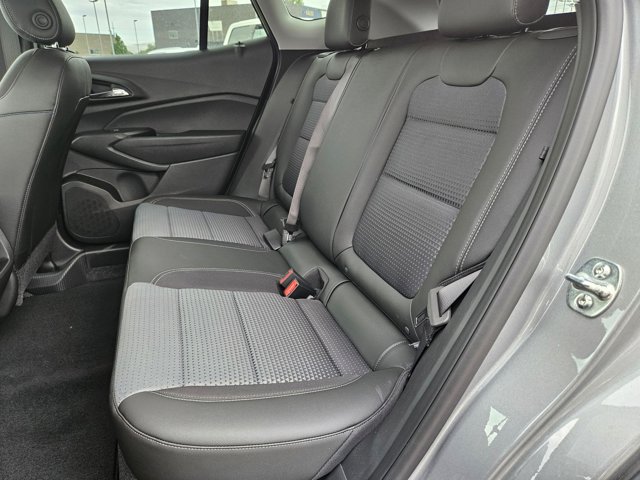 Vehicle image 11 of 25