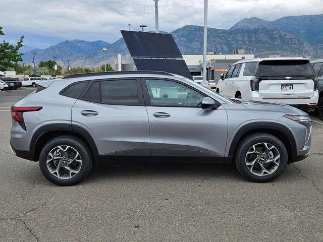 Vehicle image 4 of 25