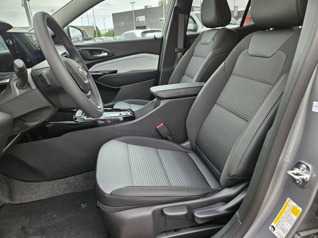 Vehicle image 10 of 25