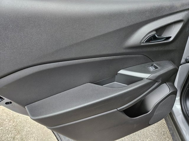 Vehicle image 13 of 25