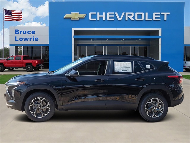 2025 Chevrolet Trax LT Image 3 of 15