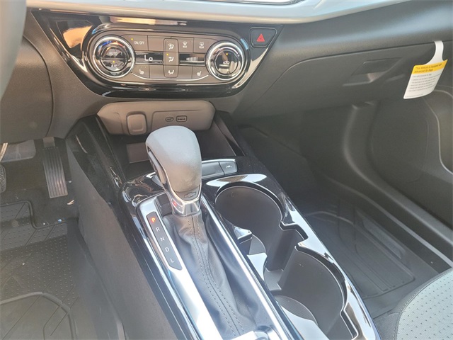 2025 Chevrolet Trax LT Image 14 of 15