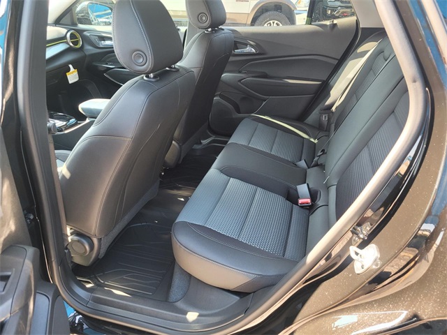 2025 Chevrolet Trax LT Image 6 of 15