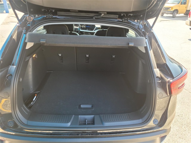 2025 Chevrolet Trax LT Image 5 of 15