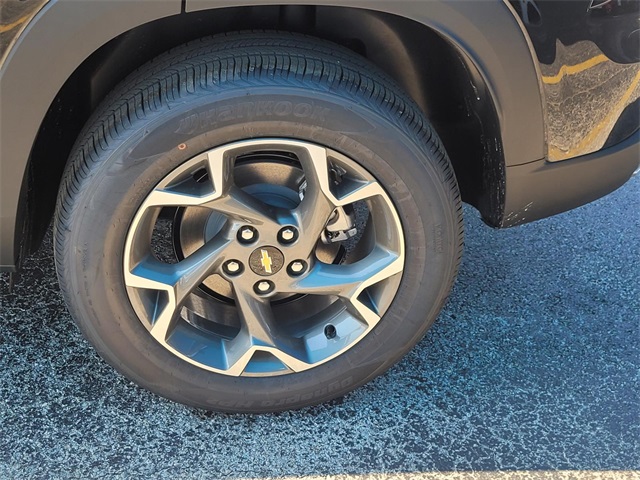 2025 Chevrolet Trax LT Image 4 of 15