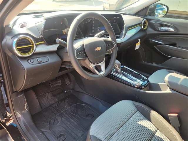 2025 Chevrolet Trax LT Image 9 of 15